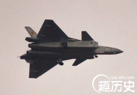 外媒：中国空军五方面挑战美军 令人害怕！