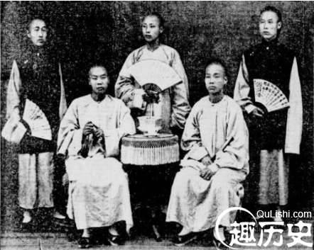慈禧在西逃的期间，还催生了一种现在的制度