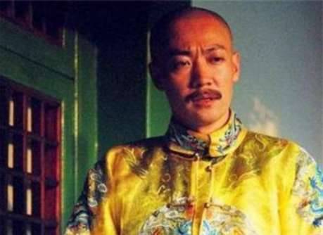 乾隆为什么选那个资质最平的嘉庆 而不是其他的儿子呢