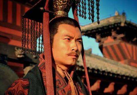 卢毓为什么要杀死曹家后代上千人?原因是什么