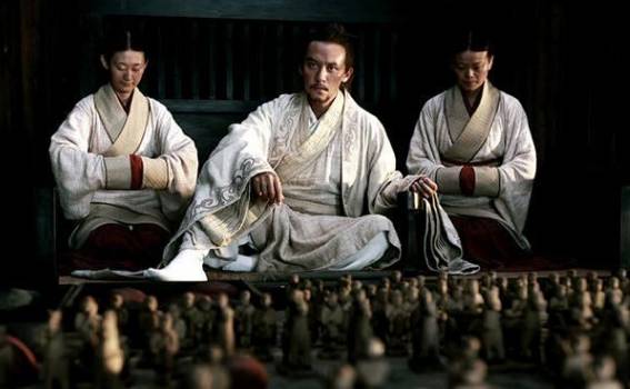 萧何恪尽职守被刘邦夸奖,却不知自己大祸临头