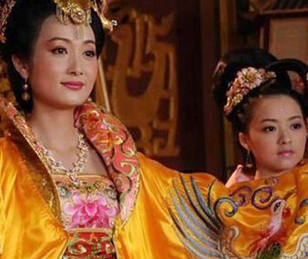 韦后和武则天的境遇有些相似之处 韦后最后为何没有能当成女皇