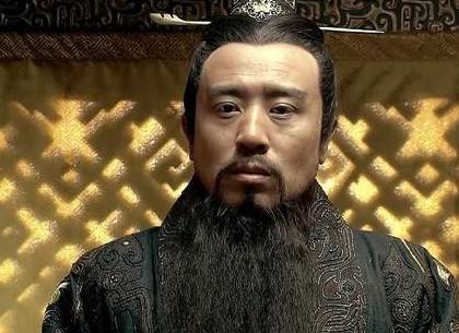 秦始皇完成统一天下后 秦始皇为什么不给皇子封地