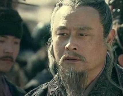 秦始皇完成统一天下后 秦始皇为什么不给皇子封地
