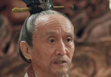 曹操下定决心传位给曹丕的真相是什么?与贾诩有关