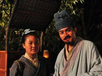 李峤是什么人？《长宁公主东庄侍宴》是在何种环境下创作出来的？