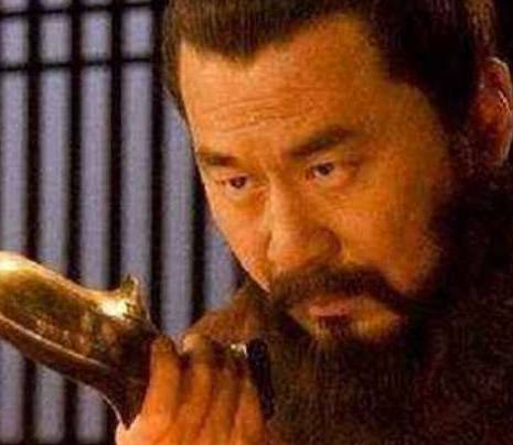 曹操作为一代枭雄 曹操为什么到死都没有选择称帝