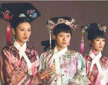 清朝时期，后宫嫔妃死后她们的遗物时如何处理的？