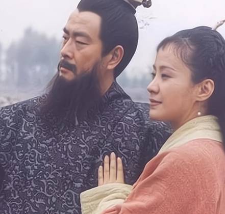 曹操那么喜欢人妻 曹操为什么没有娶蔡文姬