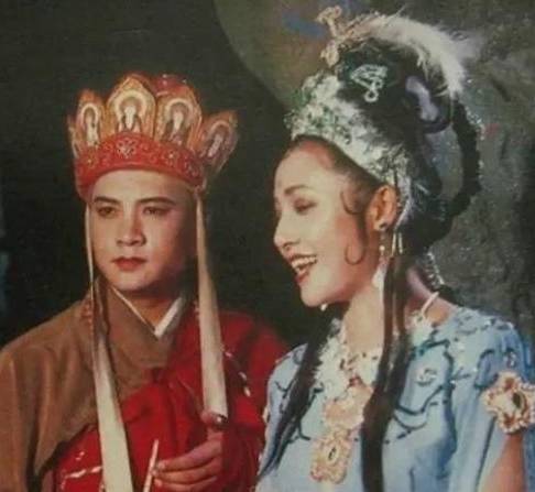 唐僧跟金鼻白毛老鼠精有什么什么样的情史纠葛?