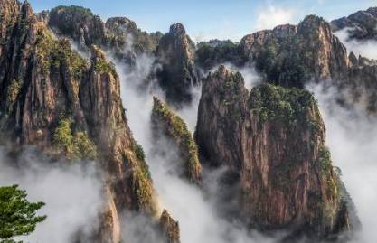 梦中出现“峰峦叠嶂”是好是坏?有何象征意义?
