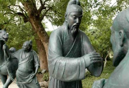 崔颢的《题都城南庄》是在怎样的背景下创作的?他的仕途之路如何?