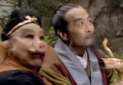 西游记中三打白骨精的情节是什么样的？猪八戒做了什么？
