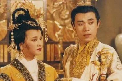 隋唐演义第71回:武才人蓄发还宫,秦郡君建坊邀宠