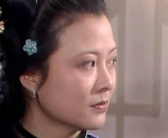 红楼梦中中秋节宴时。尤氏是如何逗老太太开心的?