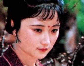 红楼梦薛家入住贾府的真实目的是什么？为何不搬走？