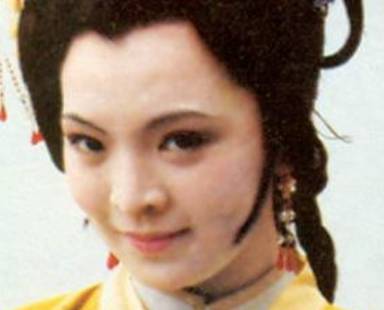 红楼梦中宝蟾是谁的丫鬟?她的名字有什么含义