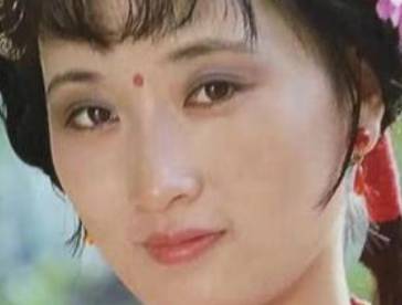 红楼梦中宝蟾是谁的丫鬟?她的名字有什么含义