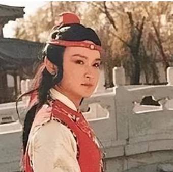 红楼梦中大观园试才题对额时,宝玉为何评价父亲粗陋不雅