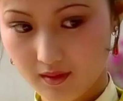 红楼梦中平儿能获得贾府上上下下的认可,有何优点?