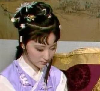 红楼梦中黛玉初进贾府时，贾赦不见她时因为不喜欢她？