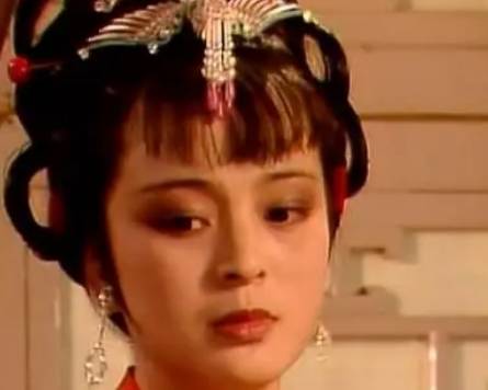小说红楼梦中探春的人物性格如何？玫瑰的称呼有何含义？