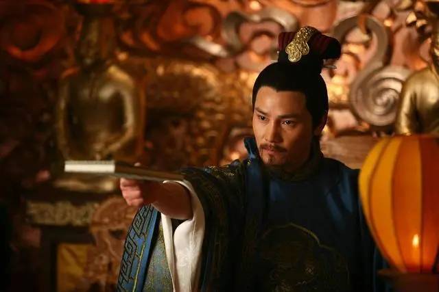 历史上秦桧是怎么在金人的监视下逃回南宋的？