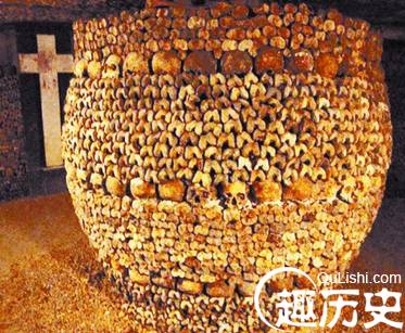 巴黎地下墓穴：是世界上最大的地下藏骨库室