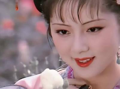 《红楼梦》中的薛宝钗性格如何？该怎样评价？