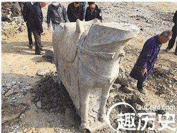 明朝兵部尚书张时彻墓前石马重现 进行抢救性挖掘