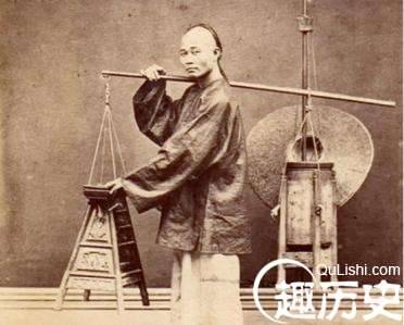 古代理发师是怎么给皇帝剪头发的?规矩繁多超出你想象