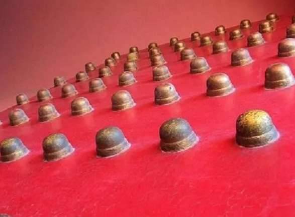 古代大门的颜色和门钉数量有什么讲究?