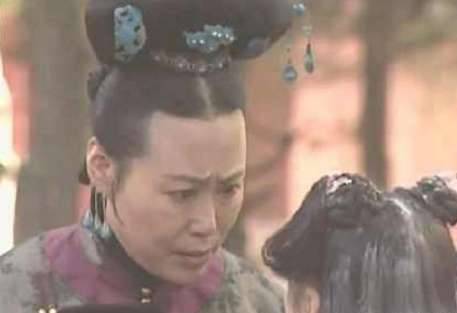 为什么活埋苏麻喇姑前，太监们要往她头上倒石灰？
