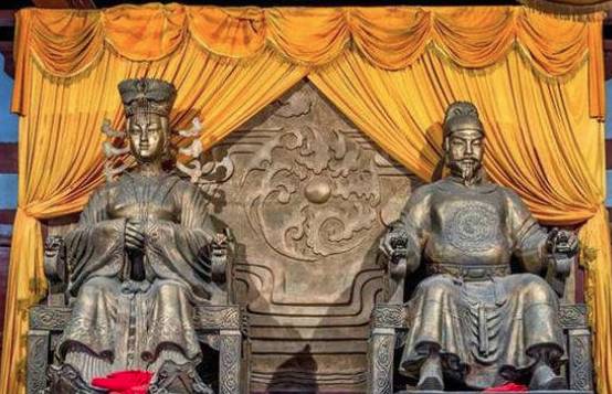 李治为什么能接受武则天垂帘听政?信任她还是怕她?