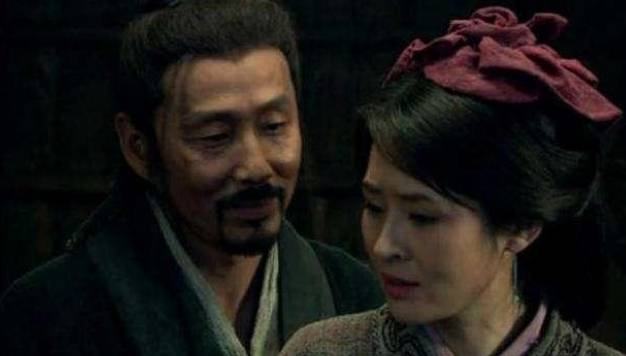 西汉大臣朱买臣衣锦还乡，为何立马把前妻接回太守府？