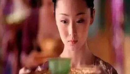 满清皇帝漱口被誉为冲洗龙沟 为何宫女会抢着去做呢