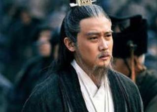和诸葛亮同为托孤重臣的张昭,孙策是怎么安排的?