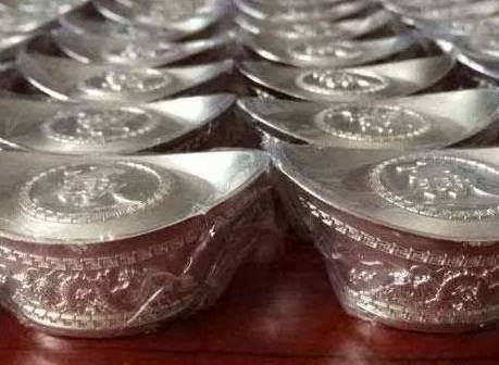 古代一两银子的能买多少东西 十两银子换做现在等于多少钱