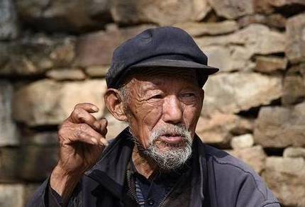 古代地主和农民之间是什么样的 地主又是如何剥削农民的