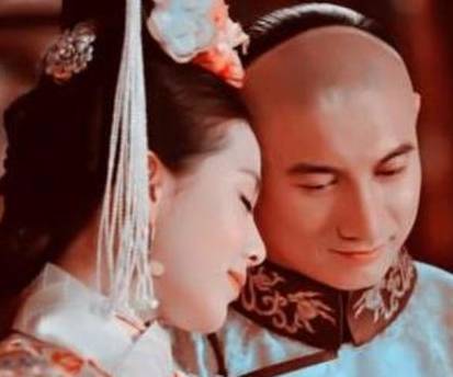 清朝妃子给皇帝侍寝之后 第二天为什么要宫女搀扶