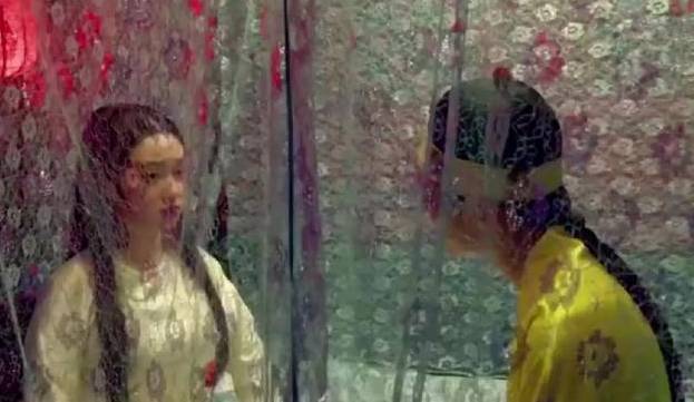 咸丰帝登基后为什么不喜欢呆在紫禁城内,更喜欢圆明园呢?