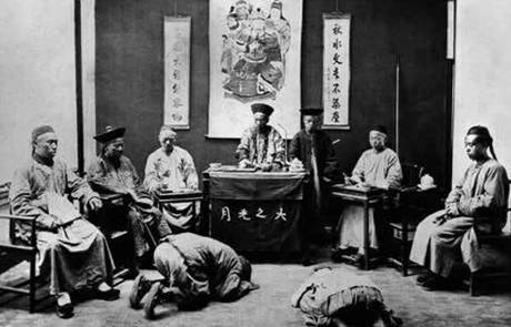清朝官员的俸禄丰厚吗?他们为什么能过上奢靡的生活?
