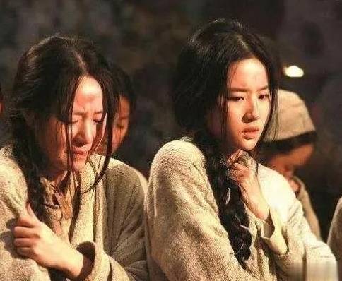 此女当了十六年皇后，最后却客死异乡