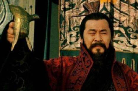 孙坚被称为江东猛虎,他的武艺相比吕布如何?