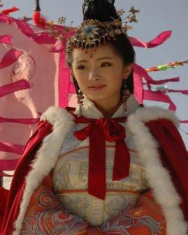 她是王莽的姑妈,俩人联手做掉了汉朝