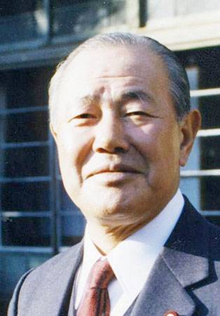 江山美人：压垮日本前首相田中角荣的秘密恋情