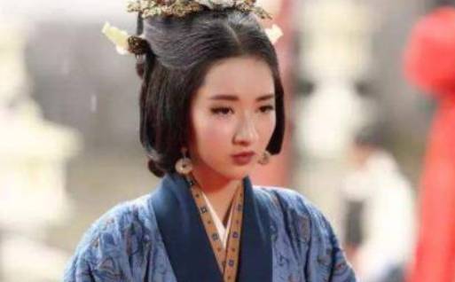 曹操的女儿曹节为何会拥护汉献帝呢?