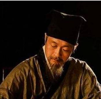 江东大批臣子在赤壁之战前让孙权迎降曹操,是因为什么?
