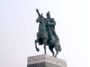 赵充国同为西汉名将且击败了匈奴，为何名气不及卫青霍去病？