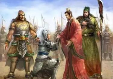 公孙瓒为什么允许手下赵云跟随刘备?当时的情况是怎样的?